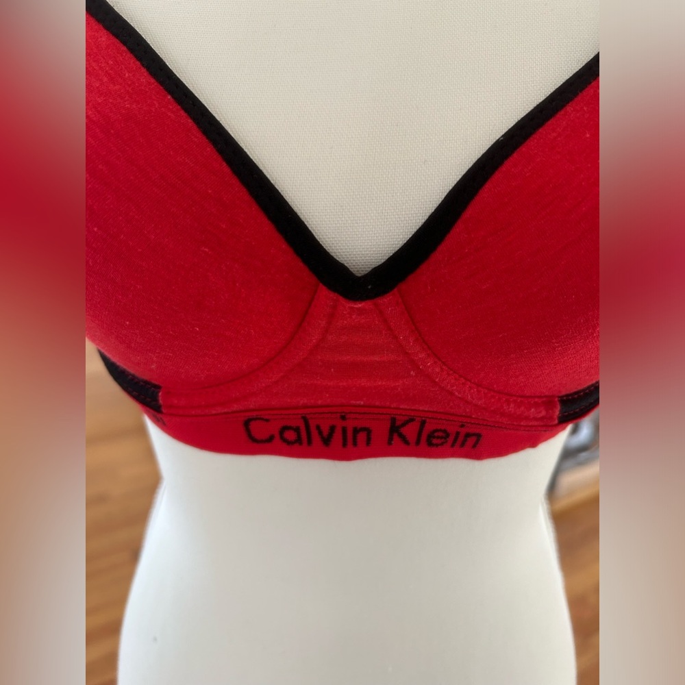 Calvin Klein Red & Black Racerback Bralette in women’s Sz 36B - Picture 2 of 6